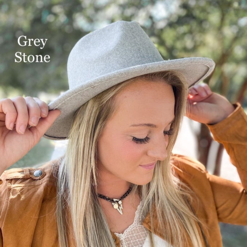 NWT Women’s Grey Stone Flat Brim Hat
